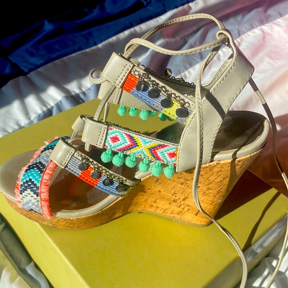 INDIIE Madden Girl Dressy Wedge Sandals Size 9 - Picture 7 of 9